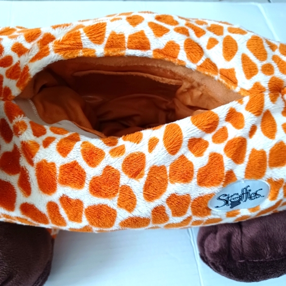 Stuffies The Giraffe Stuffed Animal Pillow with Hidden Pockets - Picture 7 of 10